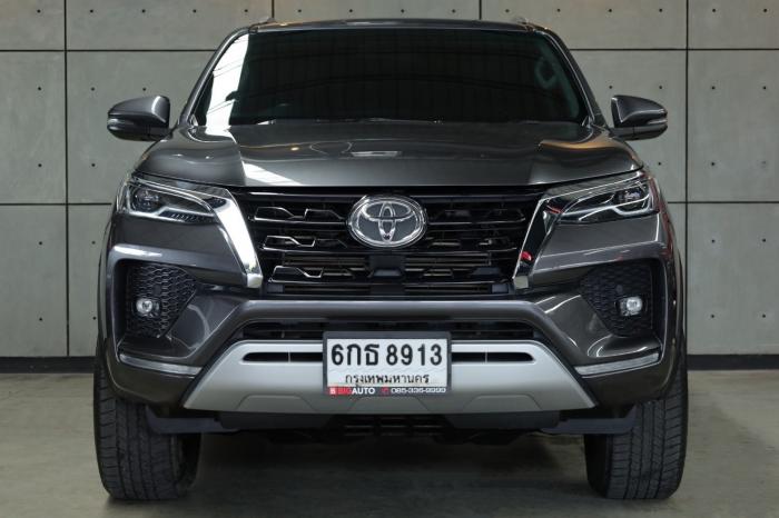 2017 Toyota Fortuner 2.4 (ปี 15-21) V 4WD SUV AT